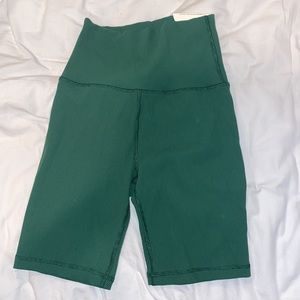 NWT OFFLINE AERIE Ribbed 7" Bike Shorts! Super cute and comfortable!